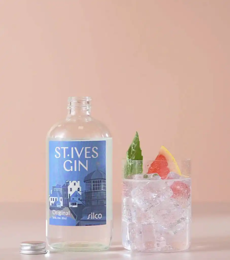 St Ives Gin, perfect for staying home from a proper pub in St Ives.