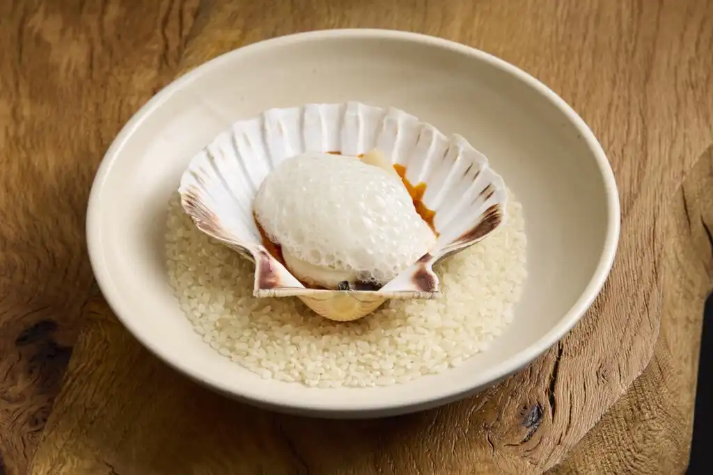 Shell-Baked-One-Breath-Scallop-at-MOR-restaurant